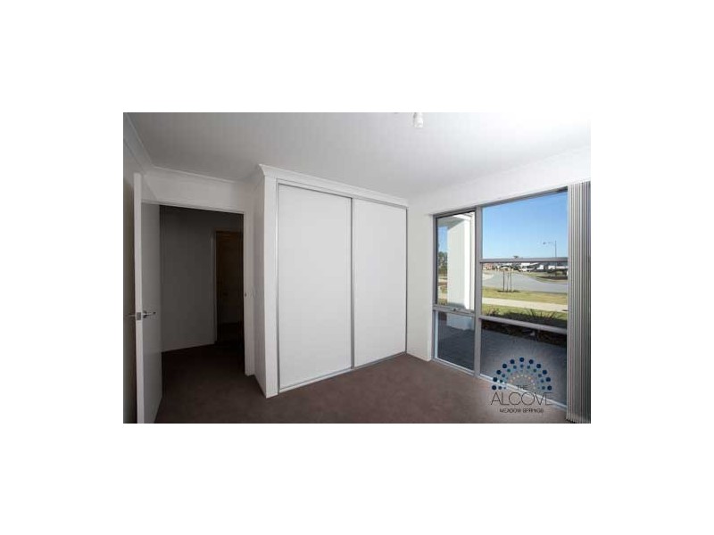 1 Elkridge Turn, Meadow Springs WA 6210