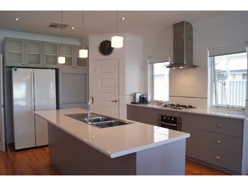 130 Countess Cct, South Yunderup WA 6208