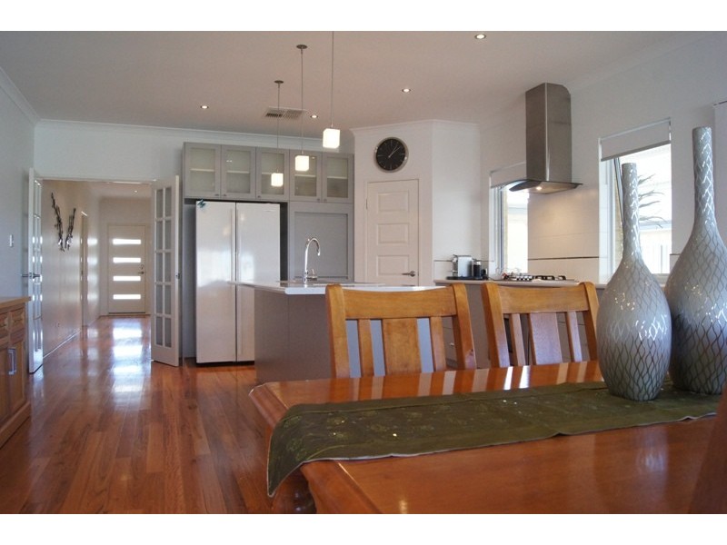 130 Countess Cct, South Yunderup WA 6208