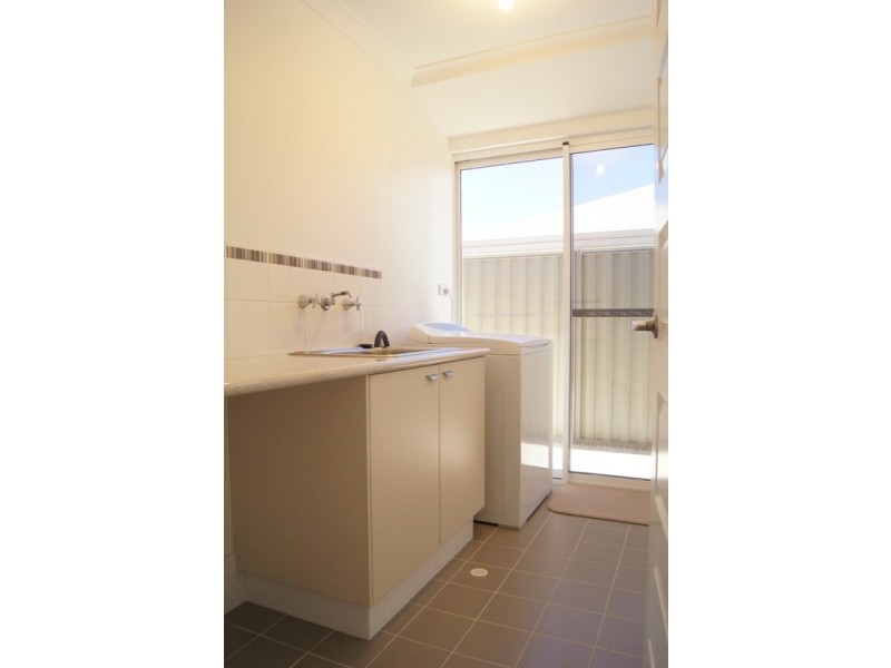 130 Countess Cct, South Yunderup WA 6208