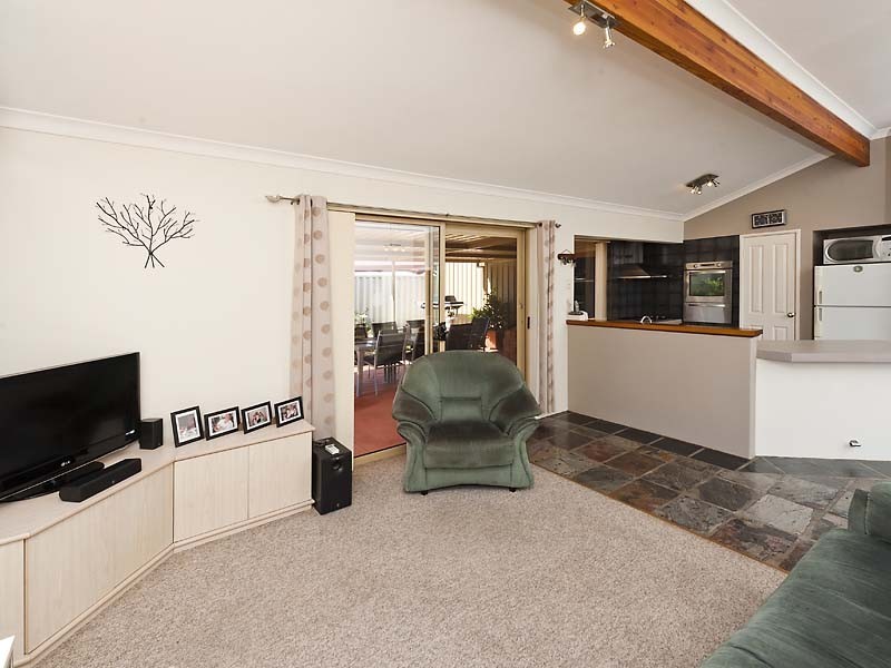 11 Augusta Mews, Meadow Springs WA 6210