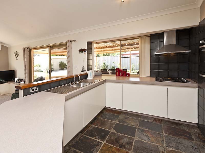 11 Augusta Mews, Meadow Springs WA 6210