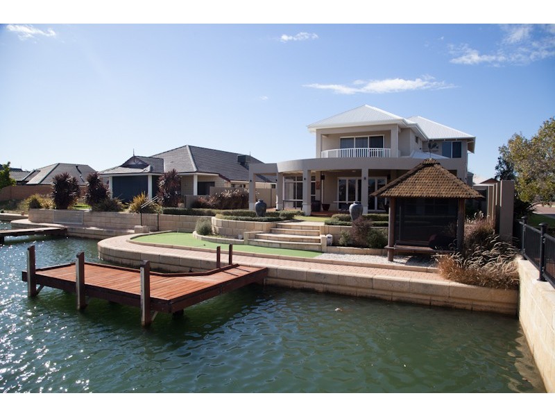 38 Erins Isle, Dudley Park WA 6210