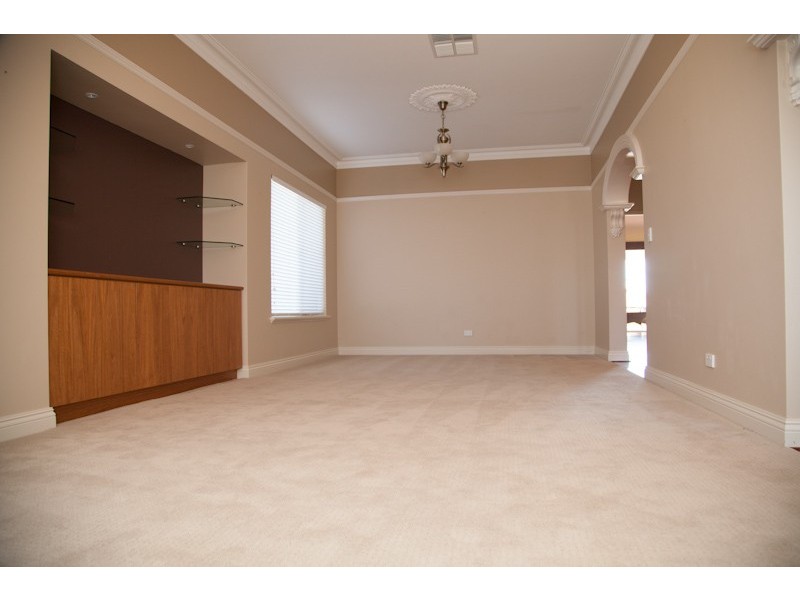 38 Erins Isle, Dudley Park WA 6210