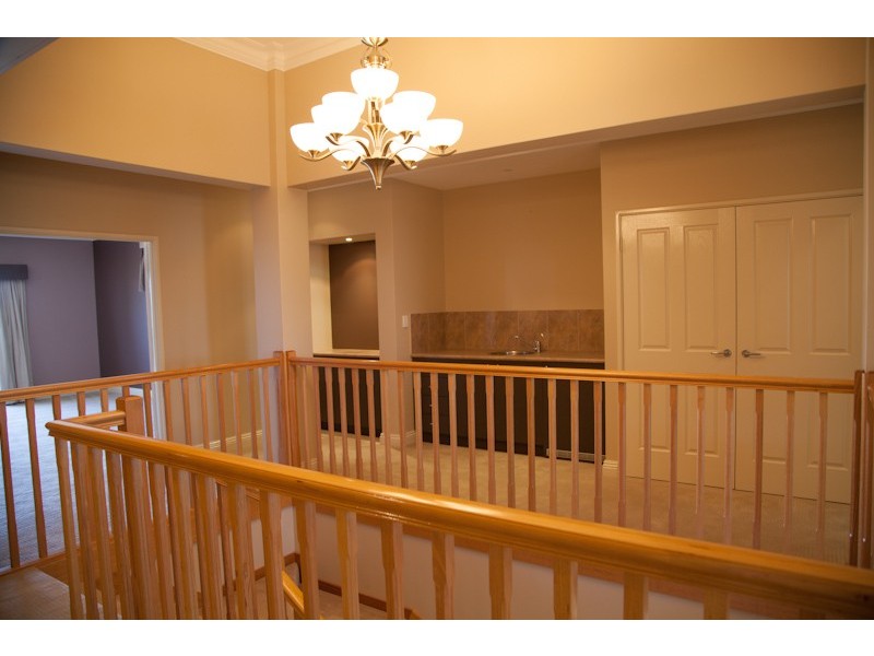 38 Erins Isle, Dudley Park WA 6210