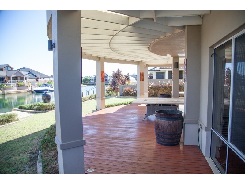 38 Erins Isle, Dudley Park WA 6210