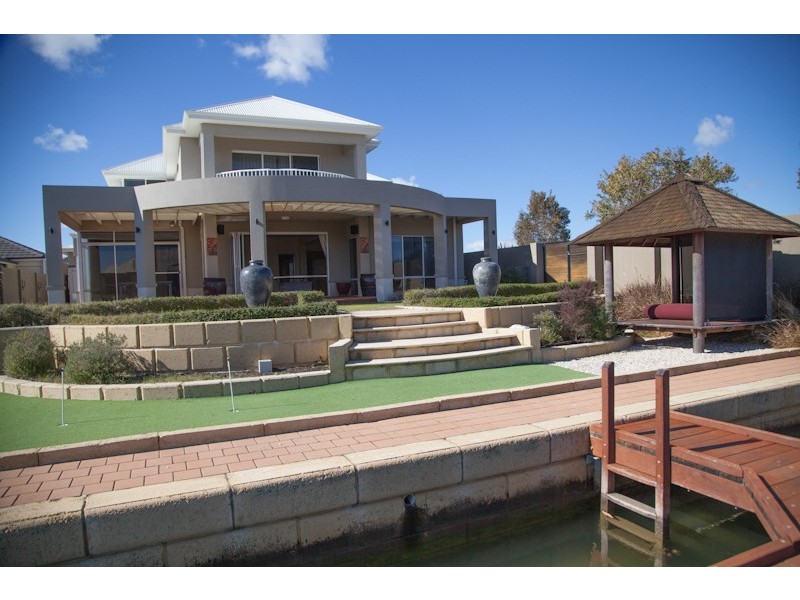 38 Erins Isle, Dudley Park WA 6210