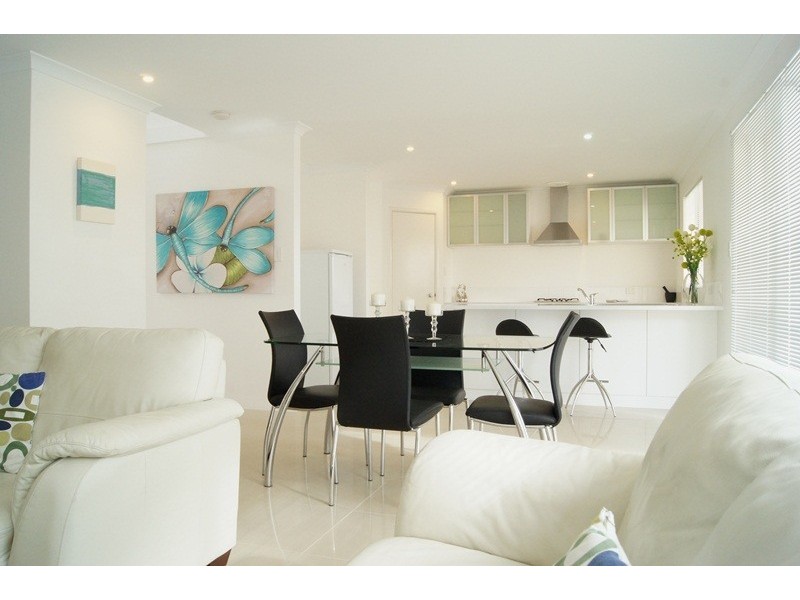 97 Lake Valley Drive, Lakelands WA 6180