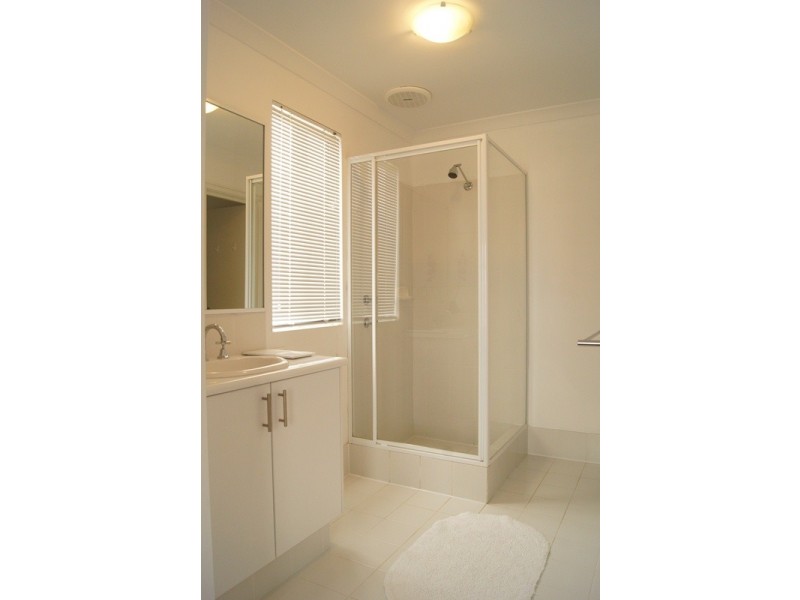 97 Lake Valley Drive, Lakelands WA 6180