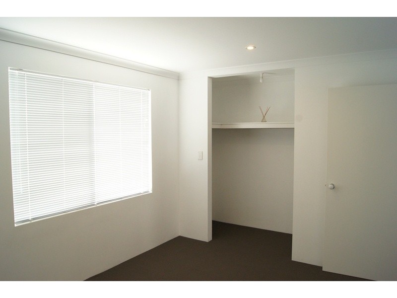 97 Lake Valley Drive, Lakelands WA 6180