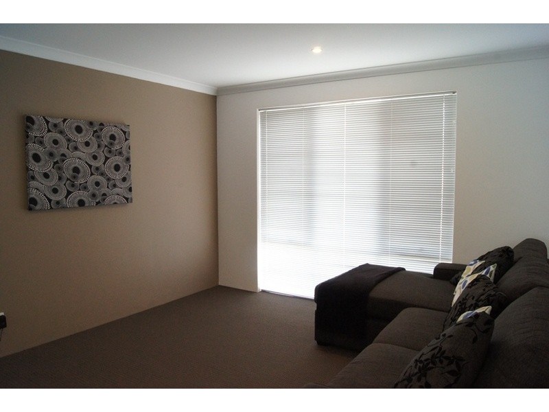 97 Lake Valley Drive, Lakelands WA 6180