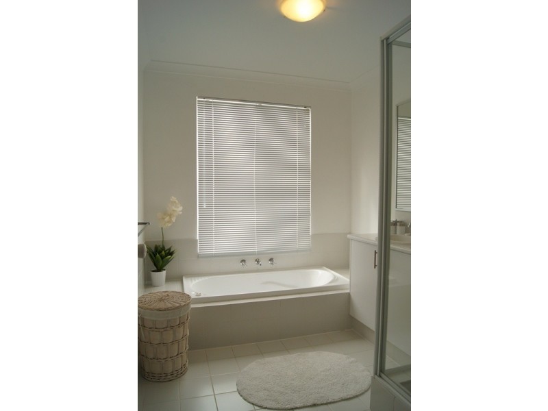 97 Lake Valley Drive, Lakelands WA 6180