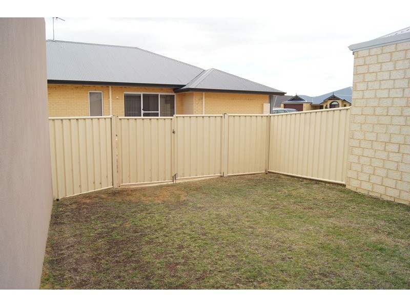 97 Lake Valley Drive, Lakelands WA 6180