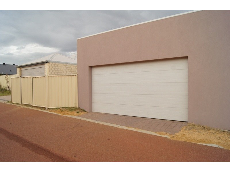 97 Lake Valley Drive, Lakelands WA 6180