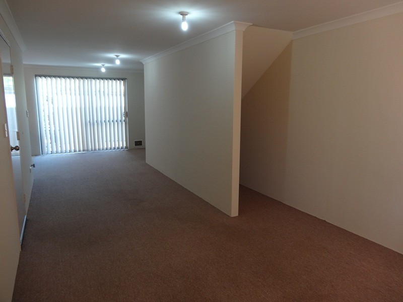 8/70 Waldron Bvd, Greenfields WA 6210