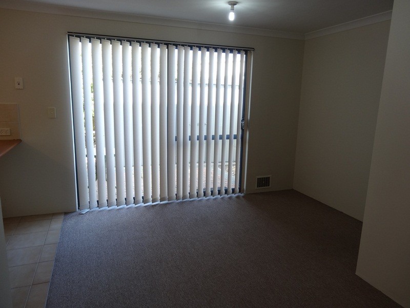 8/70 Waldron Bvd, Greenfields WA 6210