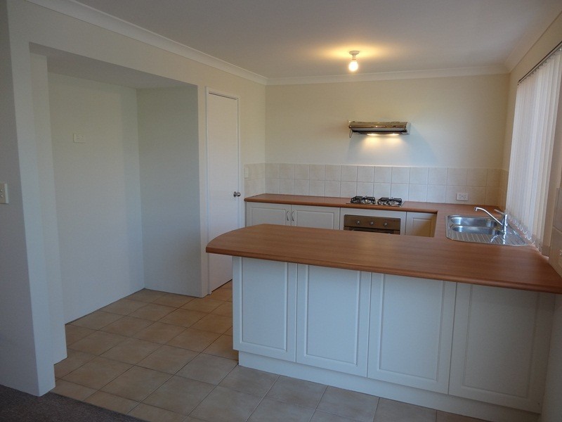 8/70 Waldron Bvd, Greenfields WA 6210