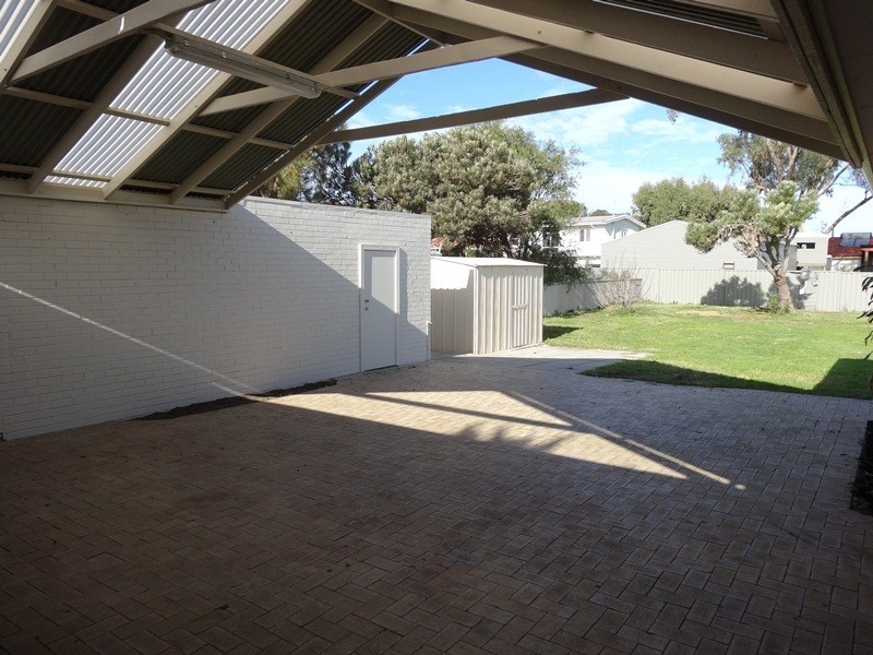 63 Leighton Road, Halls Head WA 6210