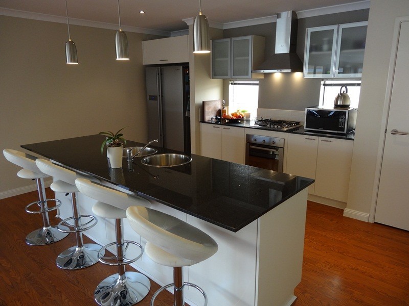 72 Cawana Parkway, Lakelands WA 6180