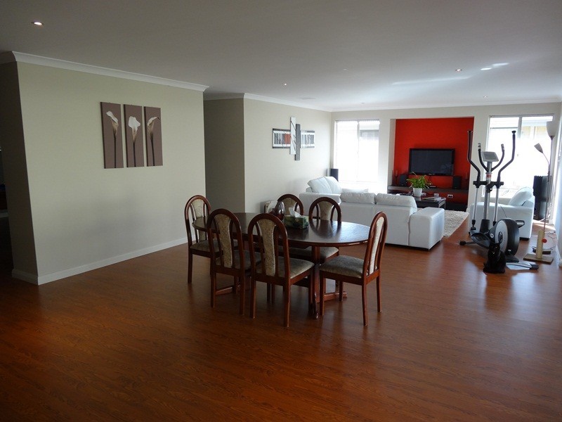 72 Cawana Parkway, Lakelands WA 6180