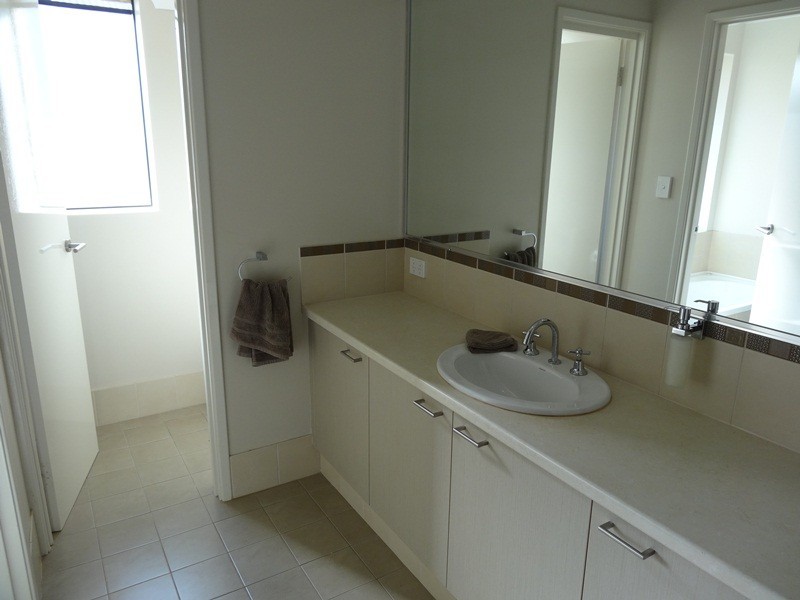 72 Cawana Parkway, Lakelands WA 6180