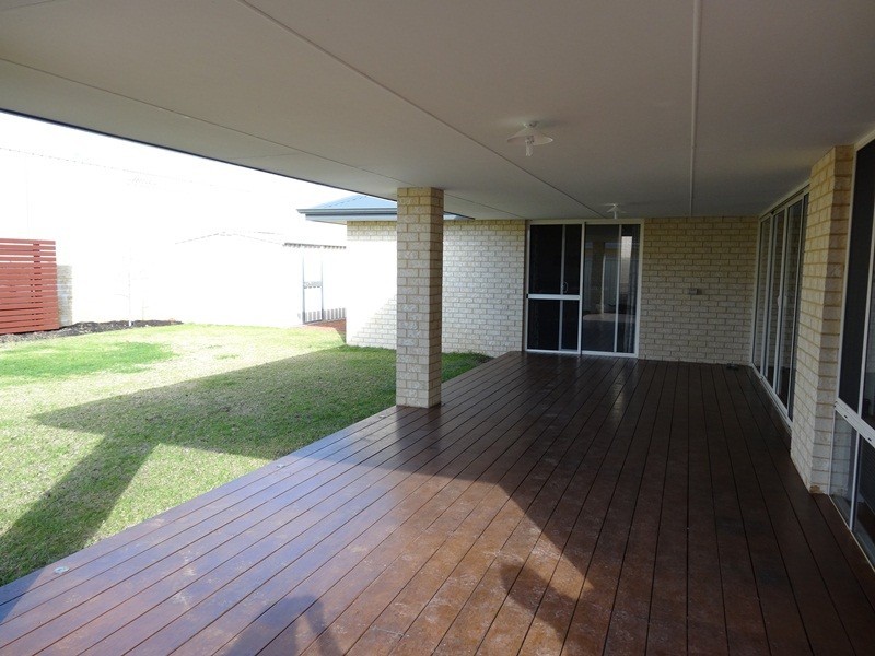 72 Cawana Parkway, Lakelands WA 6180