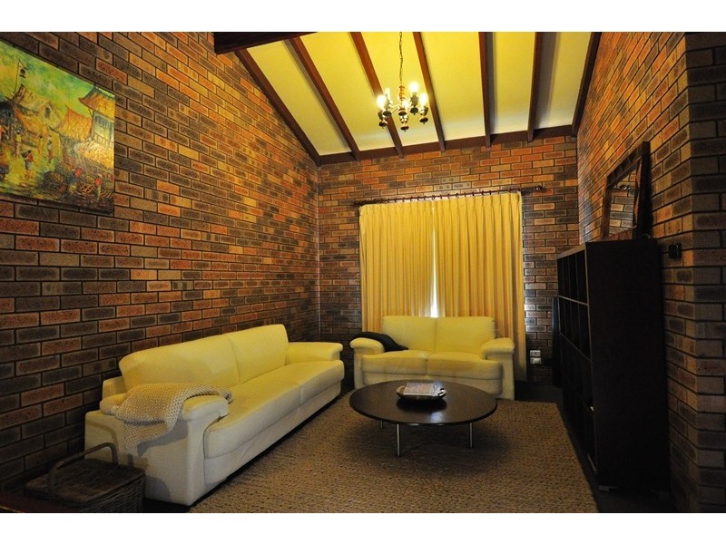 4 Sussex Place., Halls Head WA 6210