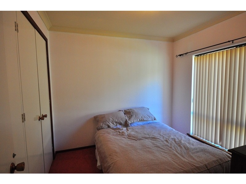 4 Sussex Place., Halls Head WA 6210