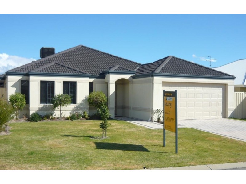 8 HOKITIKA DRIVE, Dudley Park WA 6210