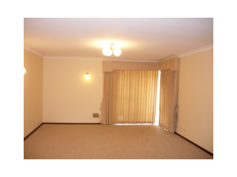 2/99 McDonald Street, Como WA 6152