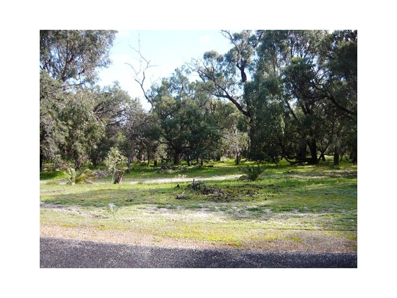 100 Dunkeld Drive, Lake Clifton WA 6215