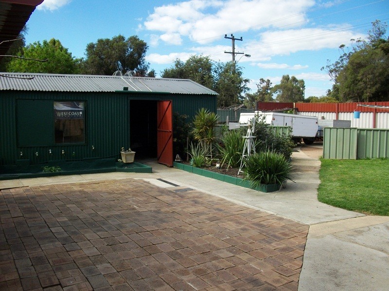 2 Cornish Way, Pinjarra WA 6208