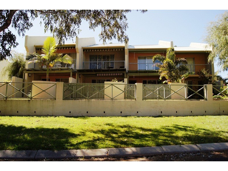 2/1 Banksia Tce, South Yunderup WA 6208