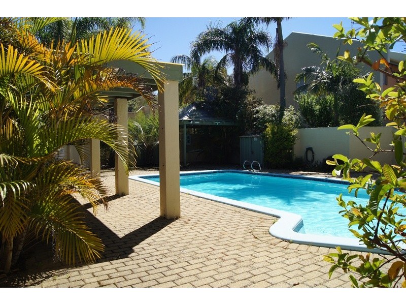 2/1 Banksia Tce, South Yunderup WA 6208