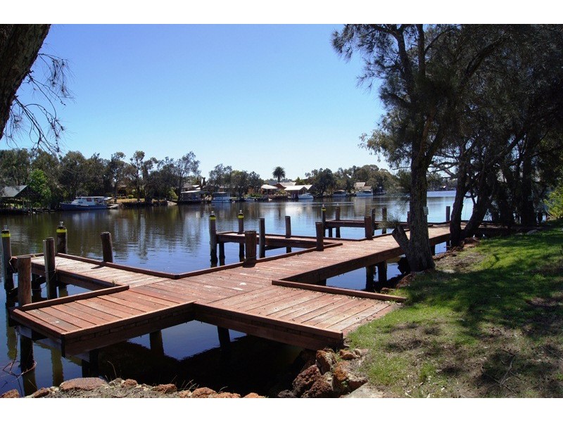 2/1 Banksia Tce, South Yunderup WA 6208