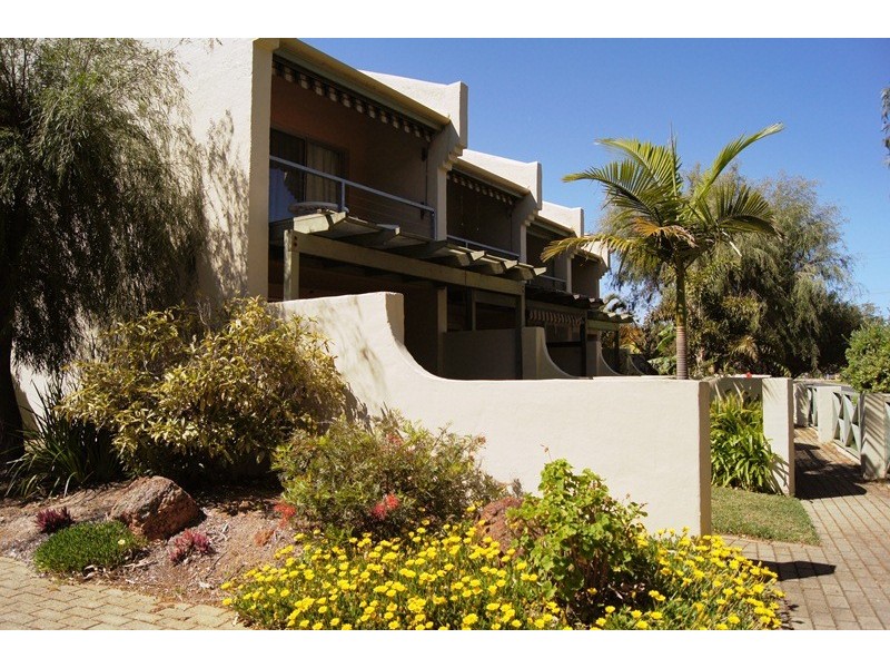 2/1 Banksia Tce, South Yunderup WA 6208