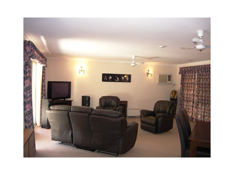 10 Dalrymple Terrace, Halls Head WA 6210