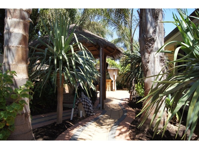 17 Hudson Drive, Dudley Park WA 6210