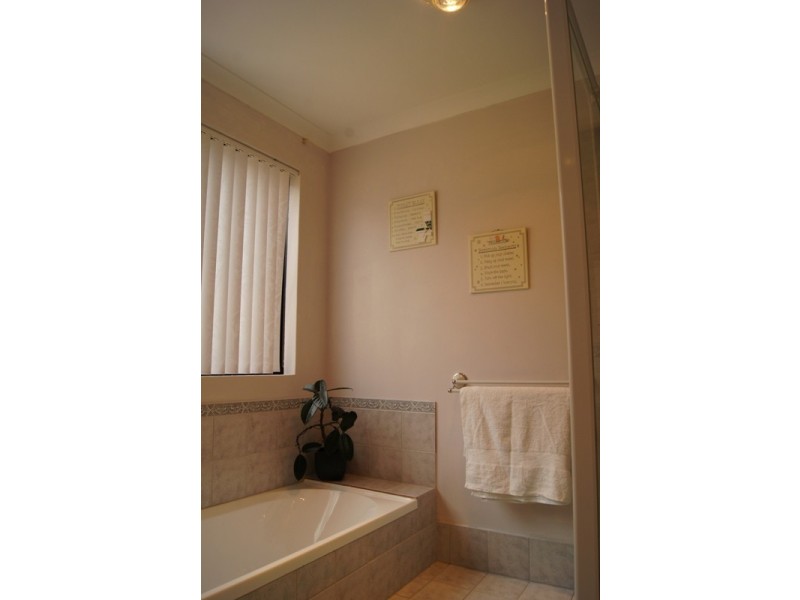 17 Hudson Drive, Dudley Park WA 6210