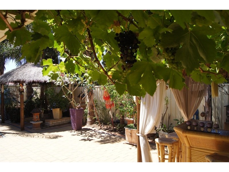 17 Hudson Drive, Dudley Park WA 6210