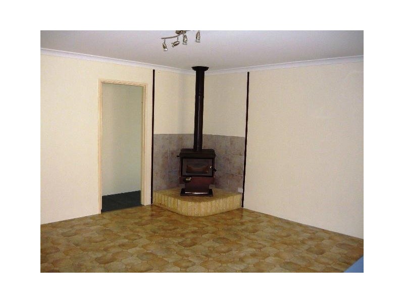 31 Floribunda Ave, Halls Head WA 6210