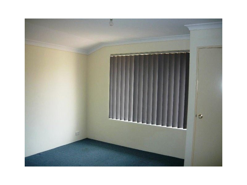 31 Floribunda Ave, Halls Head WA 6210