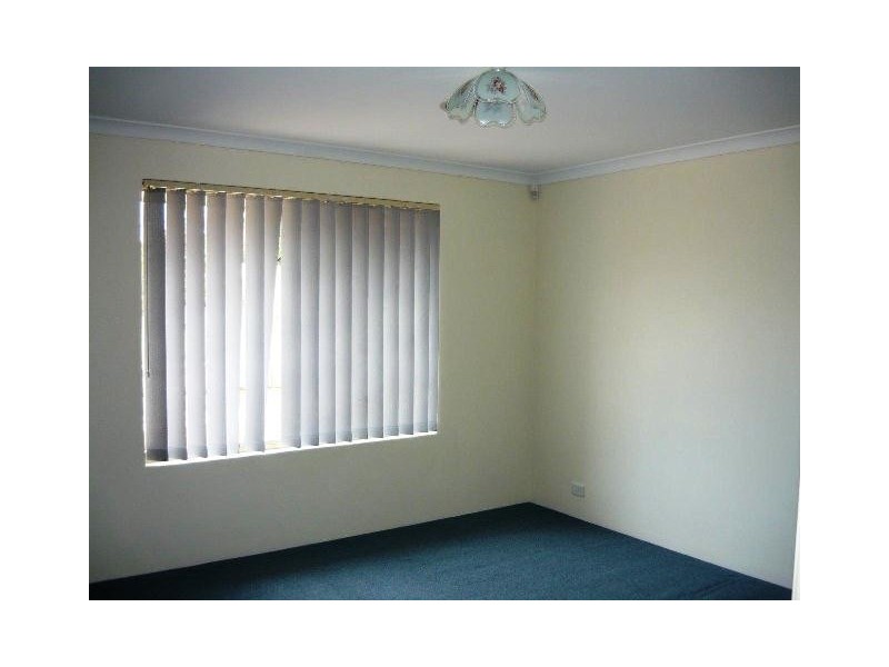 31 Floribunda Ave, Halls Head WA 6210