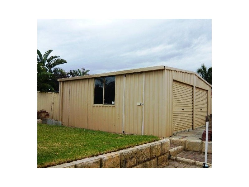 31 Floribunda Ave, Halls Head WA 6210