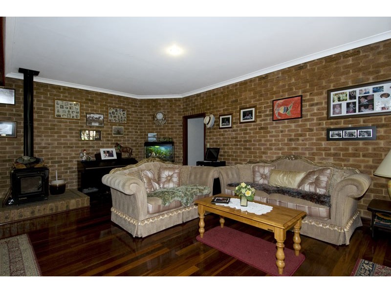 16 Mears Road, Barragup WA 6209