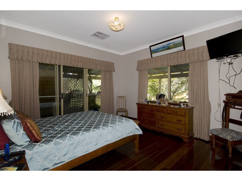 16 Mears Road, Barragup WA 6209