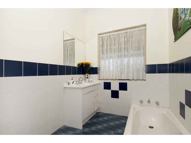 16 Mears Road, Barragup WA 6209
