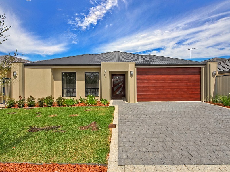 4 Longmeadow Vista, Meadow Springs WA 6210