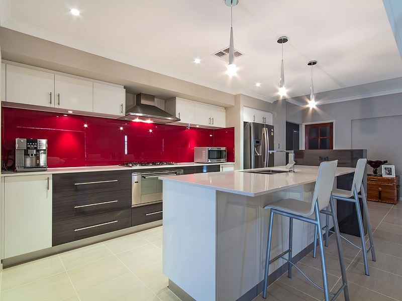 4 Longmeadow Vista, Meadow Springs WA 6210