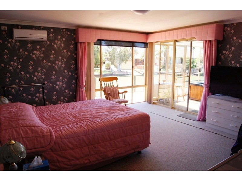 33 Woolah Place, South Yunderup WA 6208